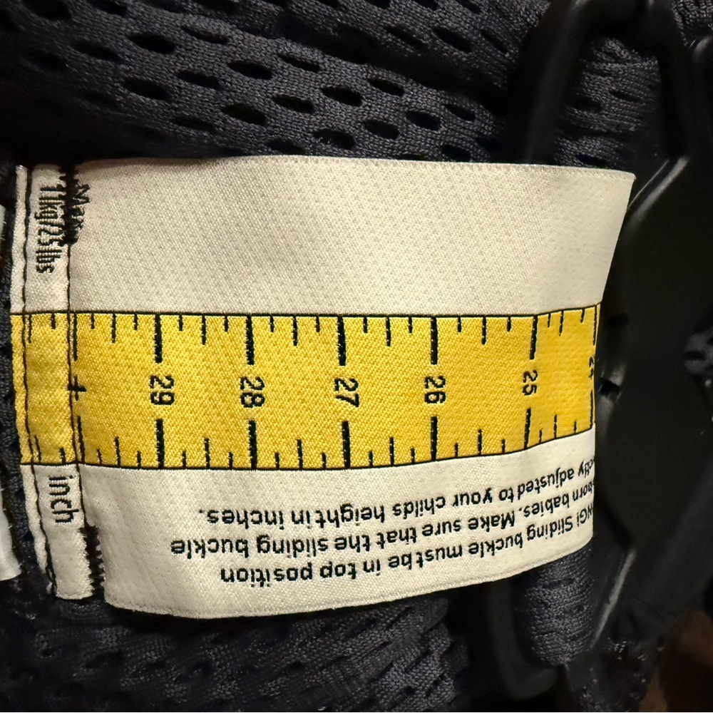 Baby Bjorn mini Carrier - Picture 3 of 3